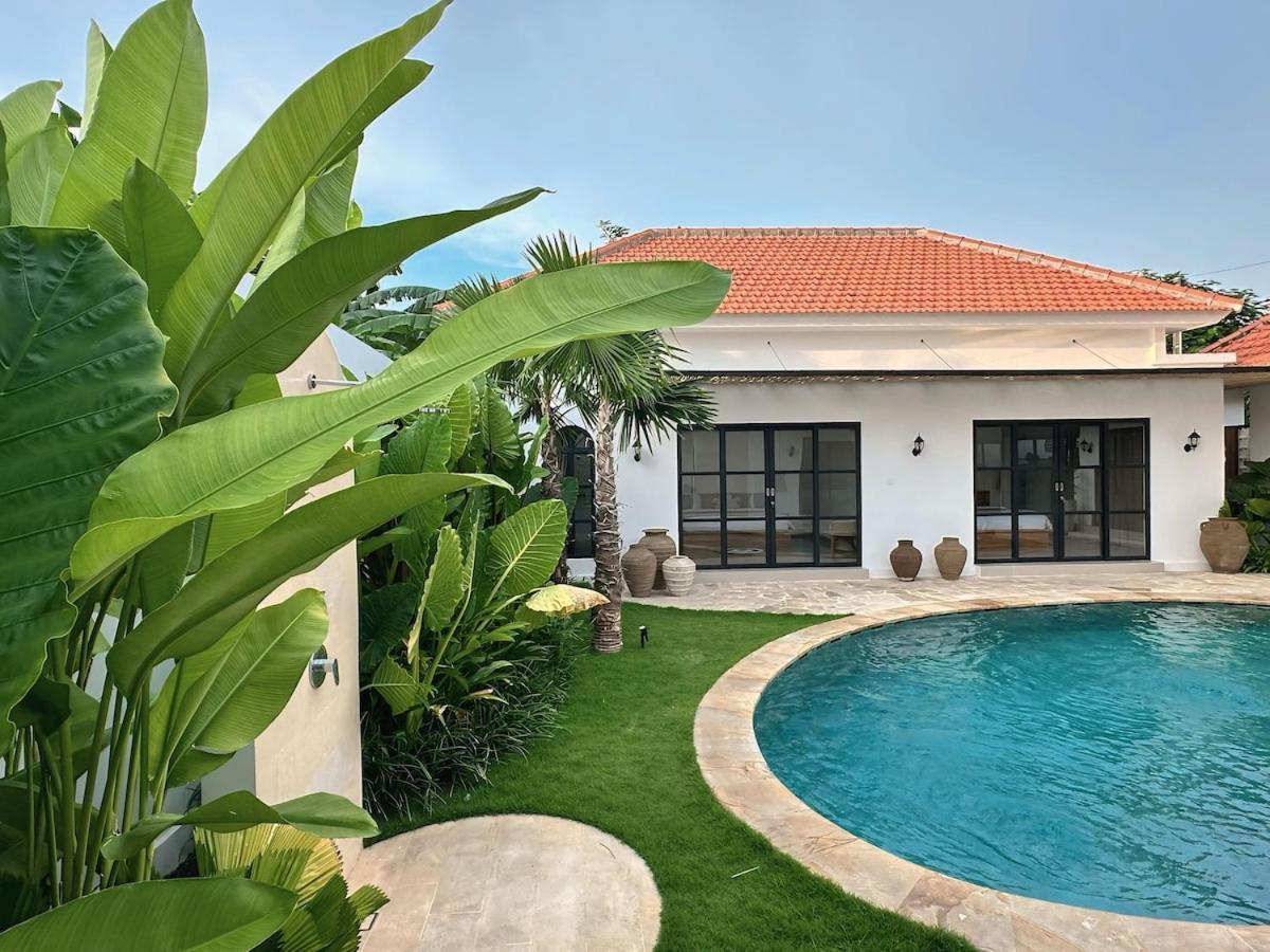 Amerta Villa Seminyak エクステリア 写真