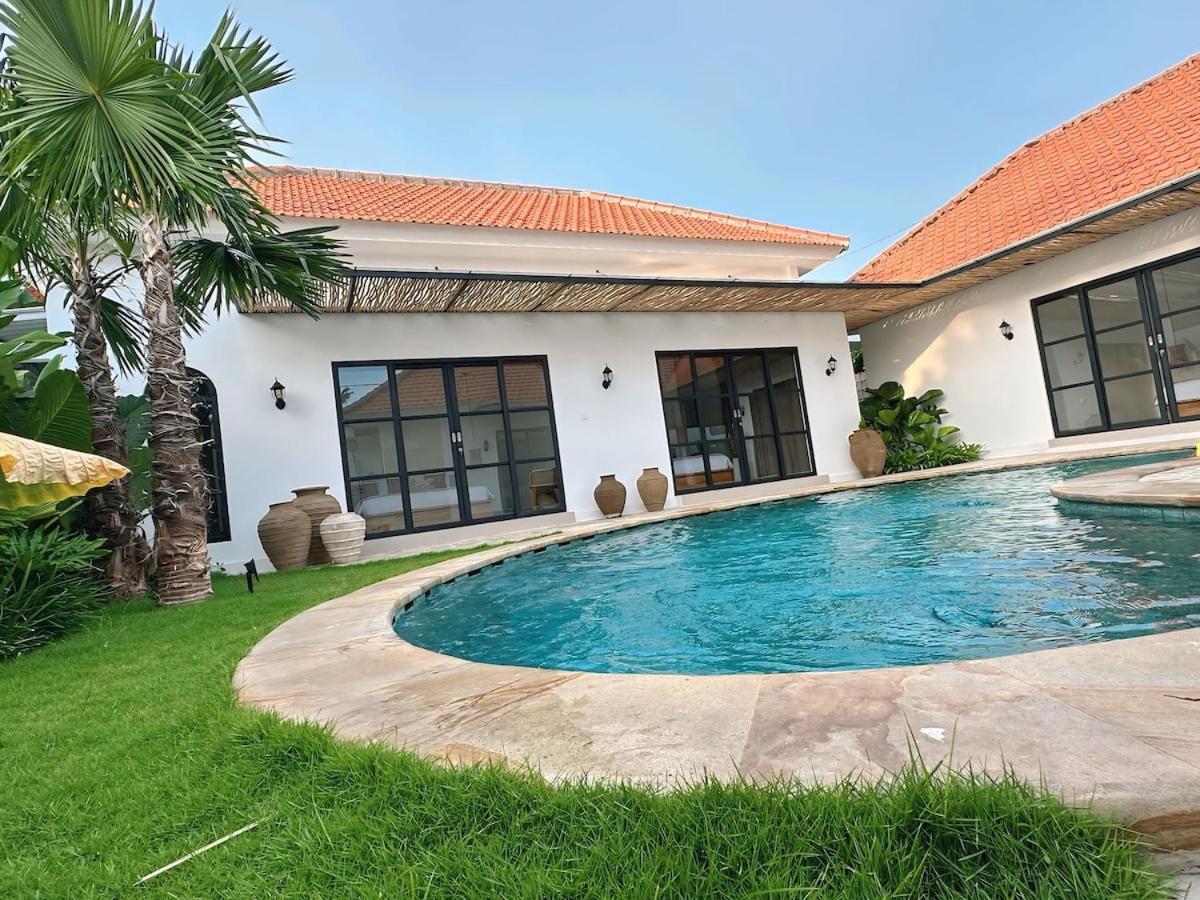 Amerta Villa Seminyak エクステリア 写真