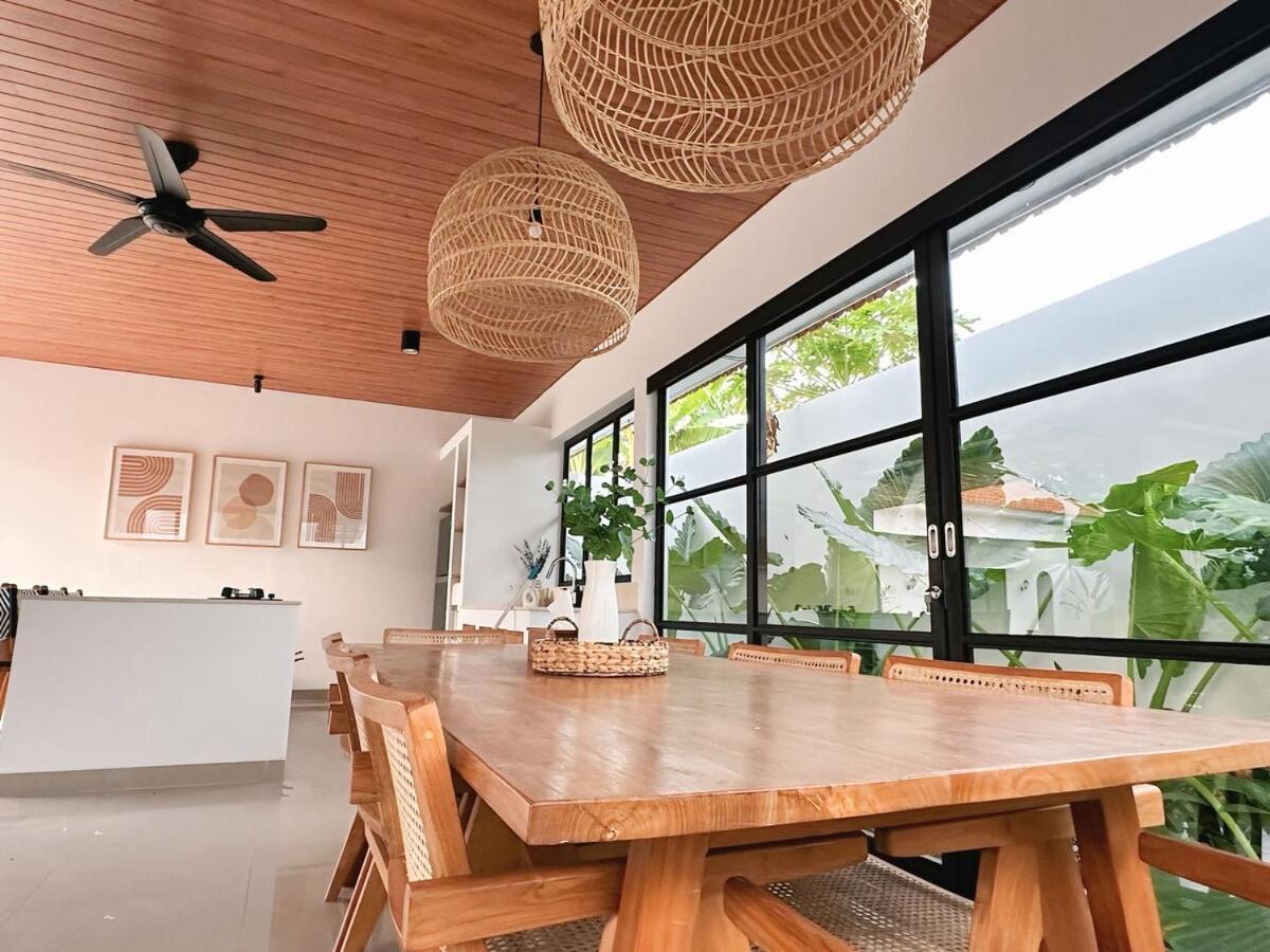 Amerta Villa Seminyak エクステリア 写真