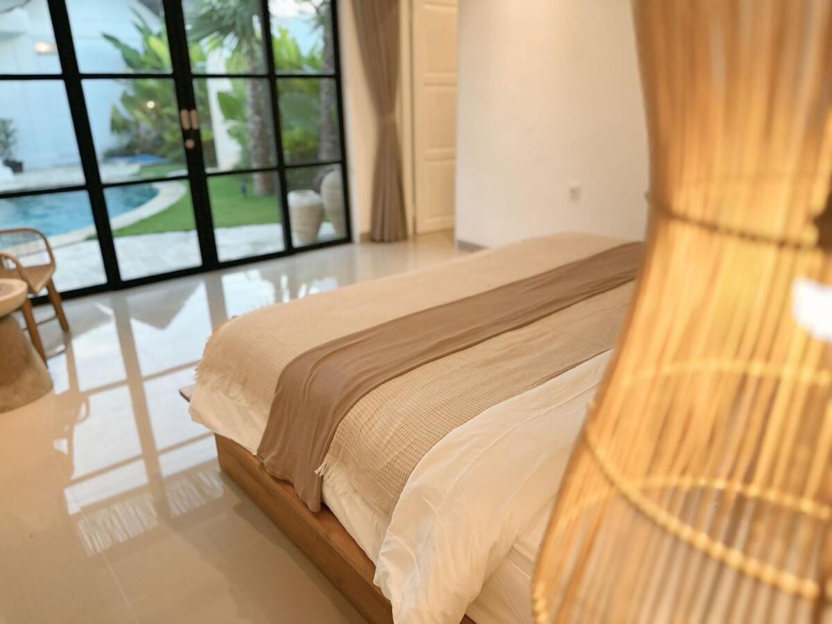 Amerta Villa Seminyak エクステリア 写真